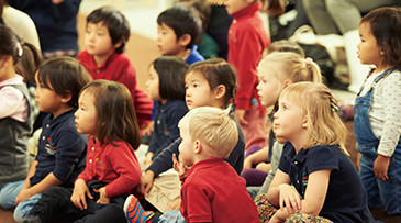 世界の良質な絵本が届く